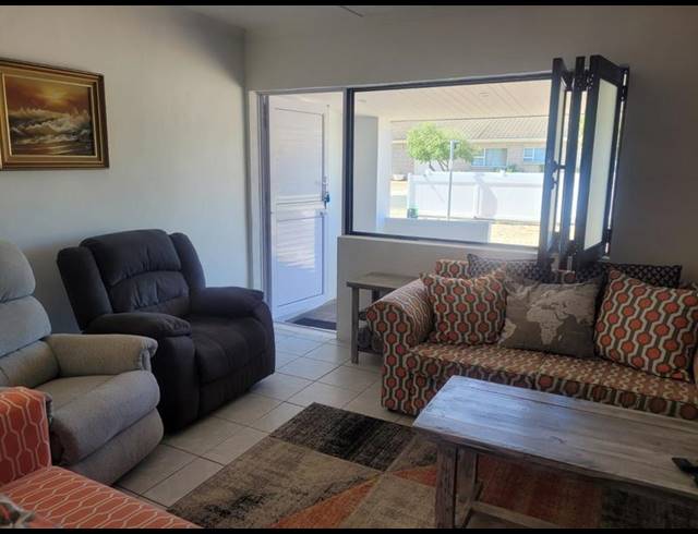 4 BEDROOM HOUSE FOR SALE IN KLEINBAAI